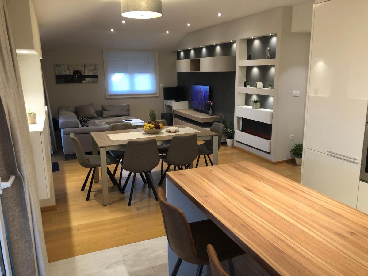Sunny Apartment Ana Medulin Ngoại thất bức ảnh